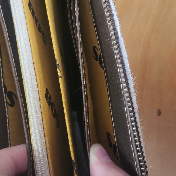 Cowhide White with Silver Acid Wash - Picture 9 of 10